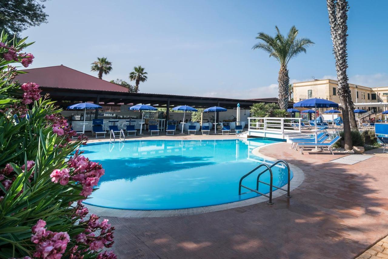 Delfino Beach Hotel Марсала Экстерьер фото