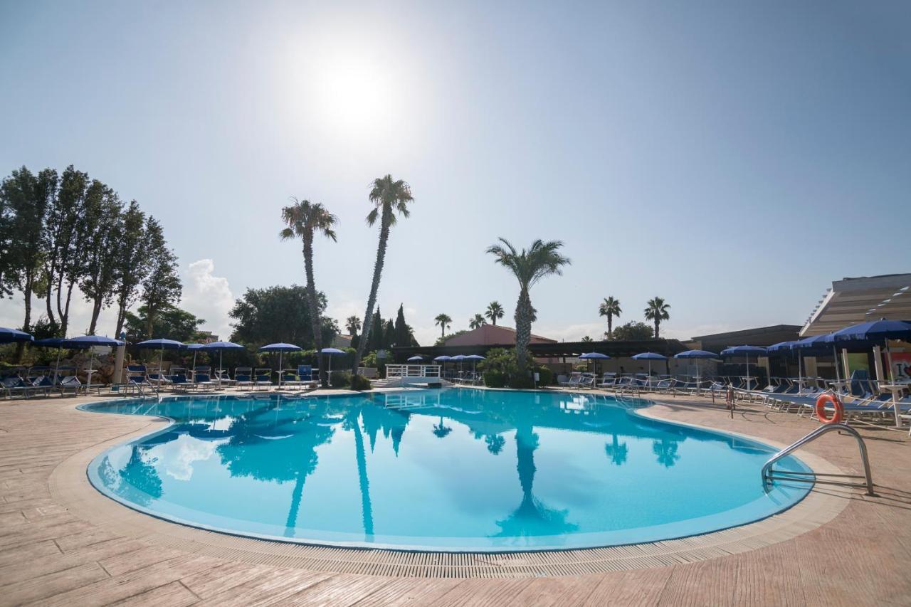 Delfino Beach Hotel Марсала Экстерьер фото