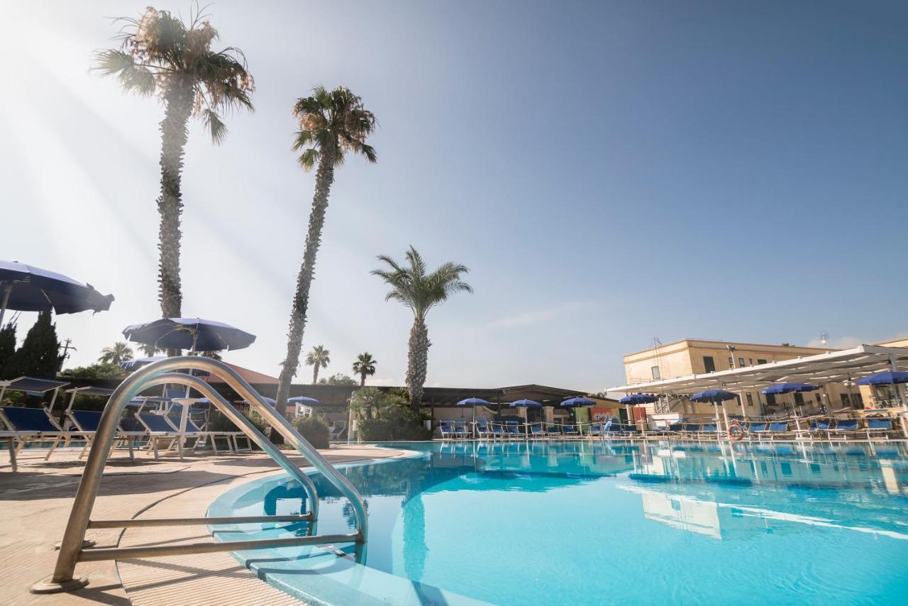 Delfino Beach Hotel Марсала Экстерьер фото